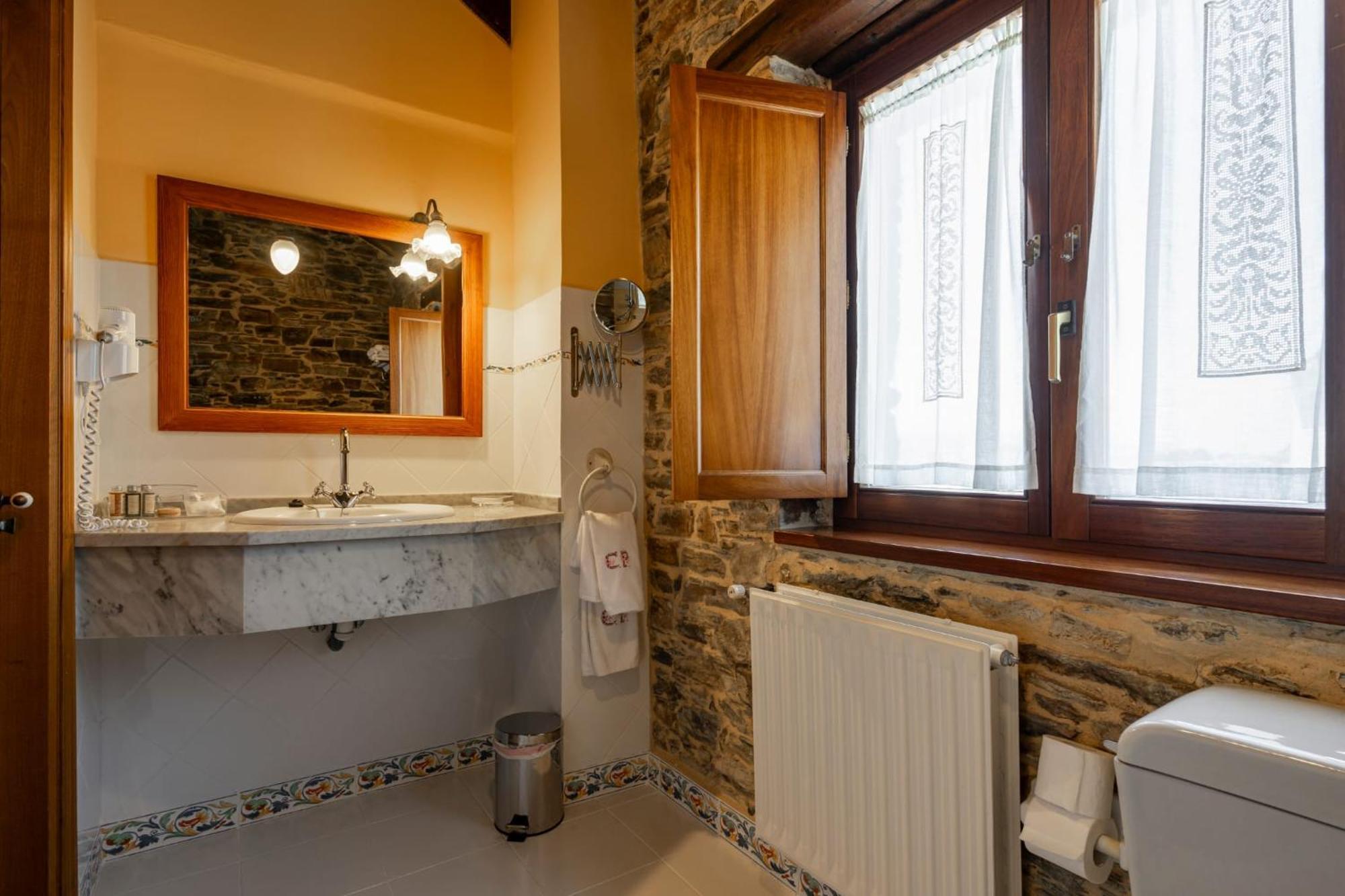 مبيت وإفطار كاستروبول Casa Peleyon المظهر الخارجي الصورة
