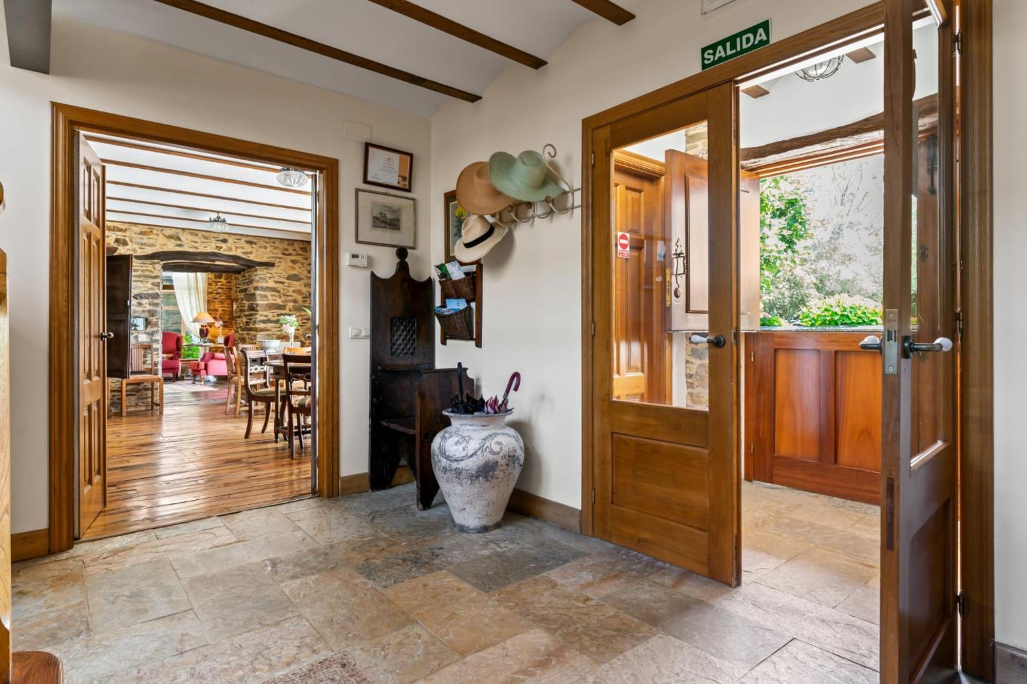 مبيت وإفطار كاستروبول Casa Peleyon المظهر الخارجي الصورة
